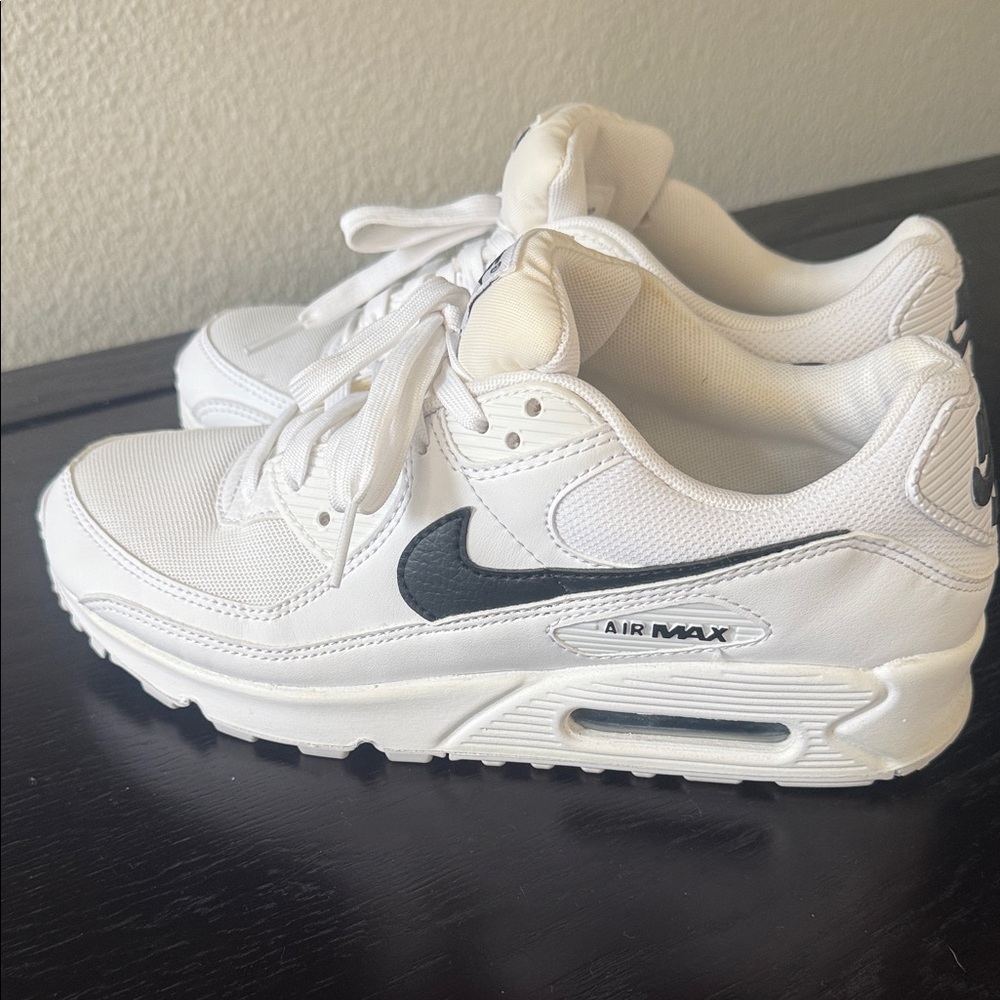 Nike Air Max Women's White with Black Swoosh Athletic Shoes - Picture 9 of 9